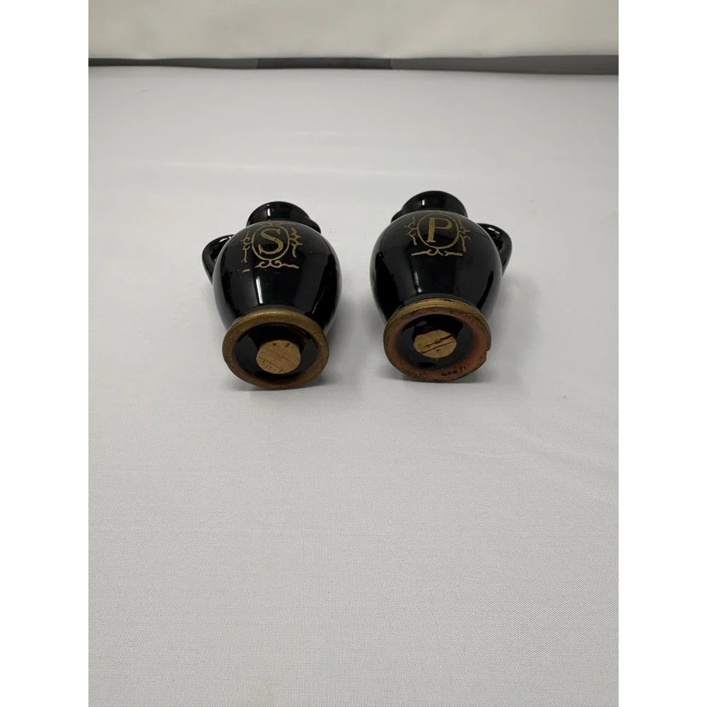 Vintage Redware Pottery Black Pitchers Salt and Pepper Shaker Set‎